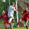 Den Überblick verloren: Der TSV Ober-Unterhausen mit Markus Rupaner (links) und Markus Reil (rechts) verlor zu Hause gegen den SV Steingriff mit 0:1.  
