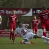 Die Spieler des TSV Landsberg II (weiße Trikots) mühten sich im Stadtderby gegen den FT Jahn nach Kräften, mussten sich aber am Ende deutlich geschlagen geben, auch weil nur wenige Spieler zur Verfügung standen. 	