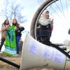 Jugendliche der Fridays-for-Future-Bewegung beim Protest in Augsburg: Die Gruppe gehört zu den Unterstützern eines Bürgerbegehrens für Augsburg als Fahrradstadt. 	