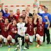 Strahlender Sieger beim B-Junioren-Kreisfinale: Der Nachwuchs des FC Königsbrunn, der im Endspiel nach Sechsmeterschießen den FC Augsburg bezwang. 