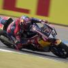 Der Zahlinger Stefan Bradl fährt seit dieser Saison in der Superbike-WM. Warum der 27-Jährige eine neue Herausforderung angenommen hat und wie sich der Motorradrennfahrer fit hält, verrät er im Gespräch mit den Aichacher Nachrichten.  	