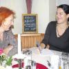 „Sag’s der MZ“ in Türkheim: Unsere Leserin Brigitte Mücksch-Klein (links) hatte für Redakteurin Manuela Antosch viele Anregungen dabei.  