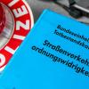 Ein Autofahrer wurde bei einer Polizeikontrolle in Oberndorf wiederholt ohne Führerschein erwischt.