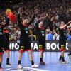 Die deutschen Handballern feiern mit den Fans den Einzug ins WM-Halbfinale.