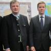 Bürgermeister Rüdiger Vogt, Landrat Roland Weigert (v. links) und MdB Reinhard Brandl (rechts) besuchten die in Tallinn stationierten Soldaten aus Neuburg. Unter anderem trafen sie sich auch mit Mikk Marran, Staatssekretär des estnischen Verteidigungsministeriums, zusammen. 