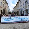 Am Montag haben die Bauarbeiten für die Sanierung der Neuburger Färberstraße begonnen. Die Verantwortlichen der Stadt sowie betroffene Geschäftsleute freuen sich auf "neue Wege für Neuburg".