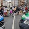 Immer wieder demonstrieren Aktivisten auf Augsburger Straßen - hier in der Karlstraße.