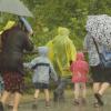 Schwere Gewitterschauer ziehen über Leipheim hinweg. Das Unwetter erwischte die Gäste des 194. Kinderfestes auf dem Festplatz an der Donau oder auf dem Heimweg von dort.