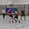 Fuchstals Trainer Bernd Oerther (Zweiter von links) hat seine Spieler in die Halle gebeten: Futsal wurde geübt. 
