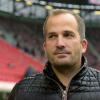 Trainer Manuel Baum und der FC Augsburg müssen im Achtelfinale des DFB-Pokals in Kiel antreten. 