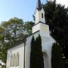 Die Kapelle Mariä Geburt in Oberhaslach mit dem leicht vorgesetzten Turm wurde 1926 erneuert. 	