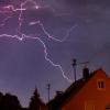 Einen Tag, nachdem eine Hamburgerin bei dem Unwetter ihren Lebensgefährten verloren hat, kam das Baby zu Welt. Symbolbild