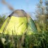 Ein Schlafplatz im Wald: Wildcampen ist in Deutschland meistens nicht ausdrücklich verboten - aber eben auch nicht erlaubt.