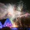 Das Feuerwerk am Brückenfest versammelte viele Besucherinnen und Besucher auf der steinernen Brücke und in der Grasstraße. Wie es mit dem Fest weitergehen soll, ist noch unklar. 