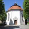 Die markante Stadionkapelle in Thannhausen.