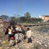 Die Gefahr bleibt: Kinder spielen in einem Armenviertel von Antananarivo (Madagaskar) im Müll.