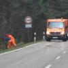 Orkan Niklas. Umgestürzte Bäume bei St. Anna. Arbeiter beseitigen die Bäume.