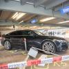 In einem Parkhaus am Flughafen Köln/Bonn hat ein Autofahrer am Freitag mehrere Fußgänger verletzt.