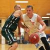 Josef Eichler (am Ball) ist der Kapitän der Basketball-Herren des TSV Nördlingen. Auch nach dem Aufstieg verfolgt er mit dem Team ambitionierte Ziele.