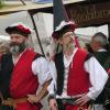 Viele Besucher aus Mindelheim und Umgebung haben sich die italienischen Fahnenschwinger am zweiten Frundsbergfest-Wochenende angeschaut.