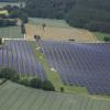 Für Freiflächen-Photovoltaikanlagen - hier der Solarpark bei Sulzbach - erstellt die Stadt Aichach einen Kriterienkatalog.