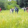 Die Feldheimer Landwirtseheleute Klaus und Sybille Hafner meldeten bei der schwäbischen „Wiesenmeisterschaft“ ihre Blütenwiese im Lech-Auwald im Wasserschutzgebiet nordöstlich von Genderkingen und gelangten in die Endauswahl.  