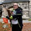 Schädlingsbekämpfer Steffen Werner geht im Auftrag der Stadt Landsberg gegen Ratten vor.