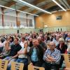 Solche Bilder, wie hier bei einer Bürgerversammlung in Bissingen im September 2019, wird es vorerst im Landkreis nicht mehr geben. Die Rathauschefs in der Region haben sich vor dem Hintergrund der Corona-Pandemie geeinigt, bis auf Weiteres keine Bürgerversammlungen abzuhalten.  	
