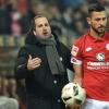 Unzufrieden: Augsburgs Cheftrainer Maunel Baum.