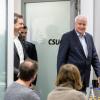 Markus Söder und Horst Seehofer auf dem Weg zur Pressekonferenz nach der gemeinsamen Sitzung des CSU-Vorstands und der CSU-Landtagsfraktion.