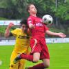 Patrick Modes (in Rot) lieferte ein starkes Spiel für den TSV Aindling in Ottobeuren ab. Der TSV siegte 4:2. 
