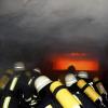 Feuerwehrmänner haben in einer Lauinger Wohnung die Ursache für starke Rauchentwicklung gesucht. 