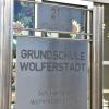 Die Grundschule in Wolferstadt wird demnächst mit Luftreinigungsgeräten bestückt.