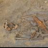 Mehrere Wochen hatten archäologische Untersuchungen an der Ortsdurchfahrt von Holzheim nach Weisingen den Autoverkehr beeinträchtigt. Mittelalterliche Knochen mit besonderem historischen Wert wurden dabei gefunden.