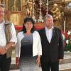 Pfarrer Josef Kirchensteiner (rechts), Kirchenpflegerin Barbara Mann und Pfarrgemeinderatsvorsitzender Volker Bippus freuen sich auf das Fest zum 280. Weihejubiläums des Dießener Marienmünsters. 