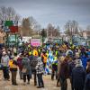 Schon früh machten sich Landwirte aus dem Landkreis auf den Weg nach Nördlingen zum Protest. Der Verkehr staute sich auf der B25 und in der Innenstadt. Über 1000 Traktoren waren auf der Kaiserwiese.