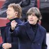 Bundestrainer Joachim Löw (rechts) und sein Co-Trainer Marcus Sorg (links) brüten noch über der richtigen Formation für das deutsche Auftaktspiel gegen Frankreich.