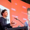Die Spitzenkandidatin der Linken für die Bundestagswahl, Sahra Wagenknecht, spricht beim Bundesparteitag der Linken in Hannover.