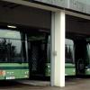 Bereit zur Abfahrt stehen hier die Busse des AVV. Ab Sonntag gelten jedoch auf einigen Strecken neue Zeiten. 