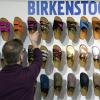 Birkenstock stoppt den Verkauf seiner Produkte nun auch auf den europäischen Seiten des Online-Händlers Amazon.