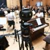 Die Augsburger Philharmoniker zeichnen für das Staatstheater Augsburg ein digitales Konzert auf. Mit VR-Brillen können sich Zuschauer das später zu Hause ansehen. 