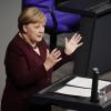 Bundeskanzlerin Angela Merkel (CDU) gibt im Bundestag eine Regierungserklärung zur Bewältigung der Corona-Pandemie ab.