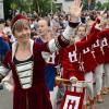 Angela Kockers leitet seit 1988 die Städtische Schule für Tanztheater Neuburg. Von 2001 an hat sie mit ihren Schülern den Steckenreitertanz für das Neuburger Schloßfest einstudiert.