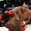 Wladimir Klitschko (r) landet einen Treffer gegen Bryant Jennings.