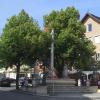 Große Bäume standen früher am  Friedberger Marienbrunnen. 2008 wurden die Linden gefällt.