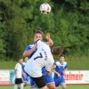 Zwei Torschützen auf einem Bild: Daniel Kröll (Nummer 7) traf zum 2:0 für den TSV Wemding, Tobias Stelzle gelang das 3:1 für den FSV Marktoffingen.