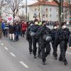 Wenn Tausende Corona-Kritiker samstags in Augsburg demonstrieren, ist regelmäßig ein Großaufgebot von Einsatzkräften für die Sicherheit nötig.
