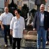 In Günzburg informierte sich die Aichacher SPD, wie dort der autofreie Marktplatz ankommt.  	Foto: Mike Couball