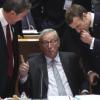 Sein letzter EU-Gipfel: Jean-Claude Juncker (M.), Präsident der Europäischen Kommission, spricht mit dem luxemburgischen Premier Xavier Bettel (l.) und Frankreichs Präsident Emmanuel Macron.