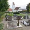 Im östlichen Teil des Unterelchinger Friedhofes sollen weitere Urnengräber entstehen.        